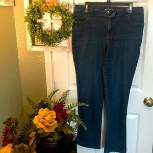 Lee Relaxed Fit size 13 women’s blue jeans